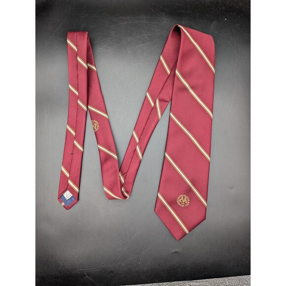 Vintage Manchester Country Club Tie Red Stripe MCC NH New Hampshire EST 1923 - Picture 3 of 4
